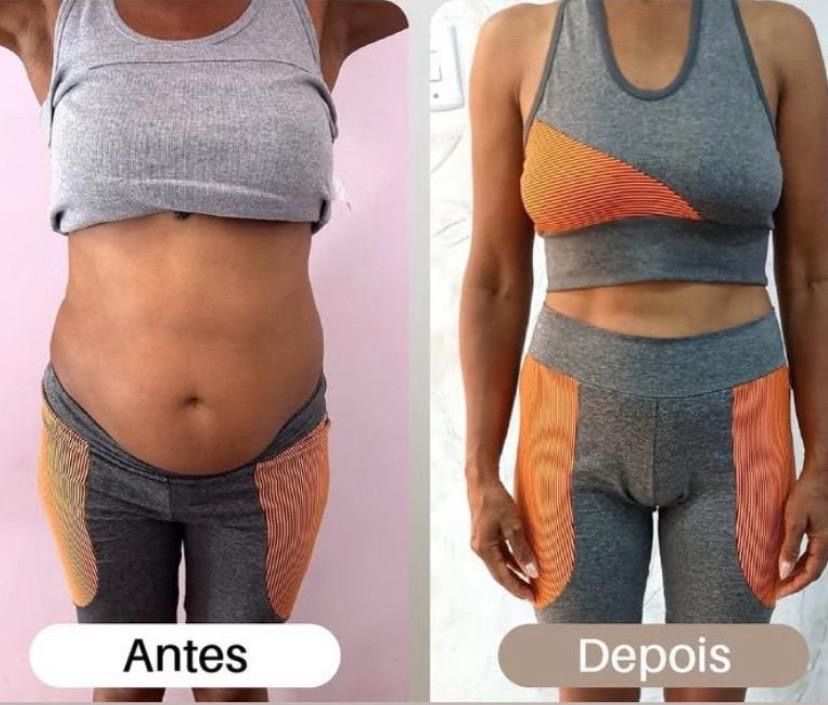 Antes e depois de aluna de conjunto de treino, de frente, com o abdômen mais firme na segunda foto